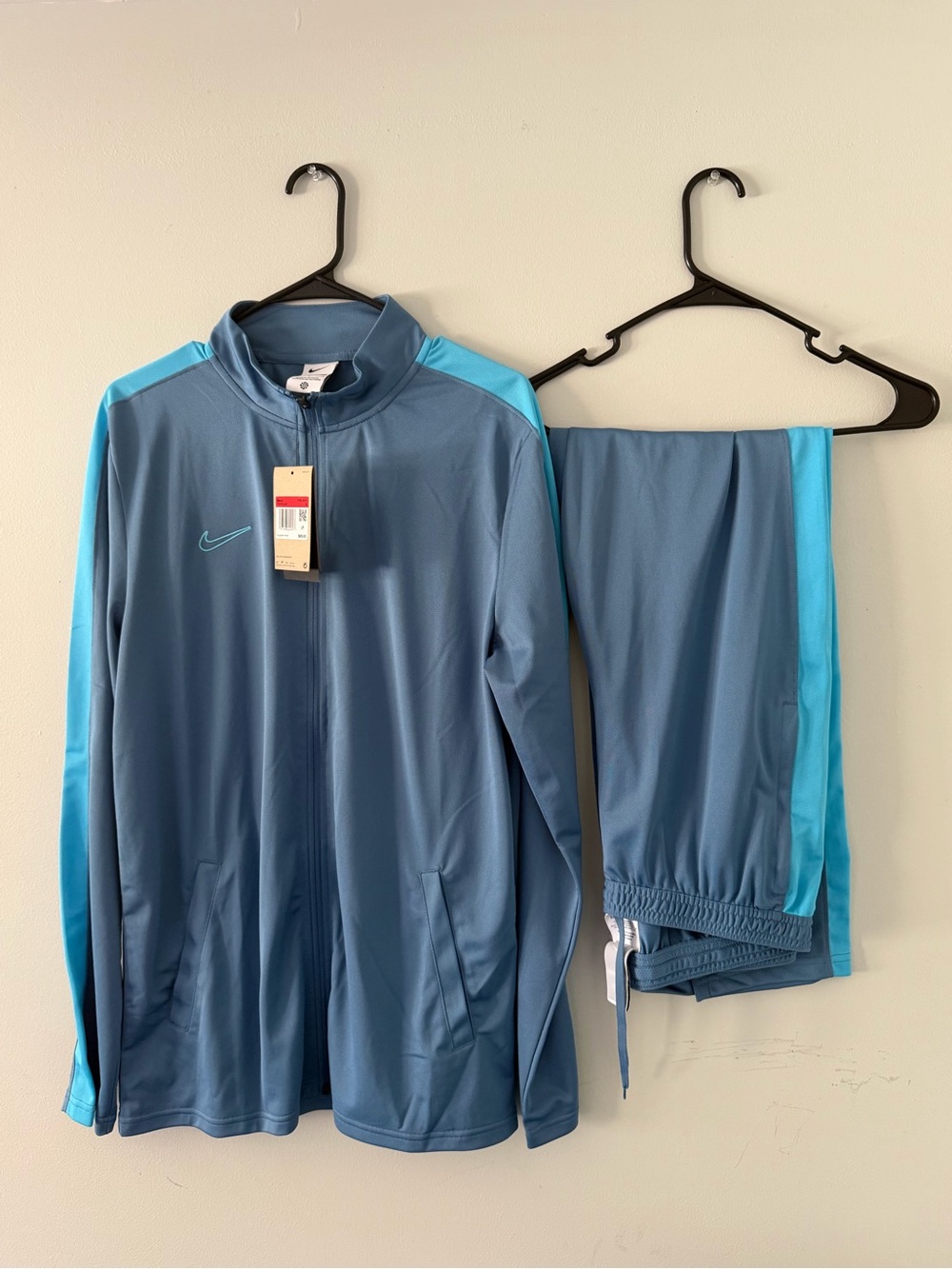 2 Nike Men’s Blue Training Track Jacket & Pants Set…XL & L never worn w/tags
